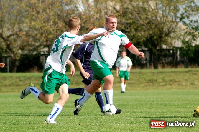 Zdjęcie w galerii na portalu naszraciborz.pl: Podział punktów w juniorskich derbach wiadomości z regionu