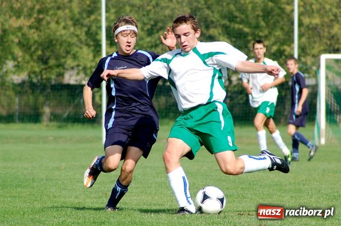 Zdjęcie w galerii na portalu naszraciborz.pl: Podział punktów w juniorskich derbach wiadomości z regionu