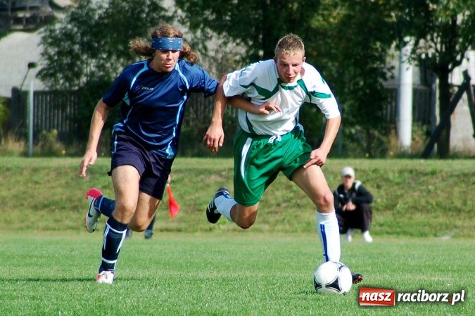 Zdjęcie w galerii na portalu naszraciborz.pl: Podział punktów w juniorskich derbach wiadomości z regionu