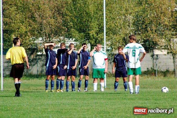 Zdjęcie w galerii na portalu naszraciborz.pl: Podział punktów w juniorskich derbach wiadomości z regionu