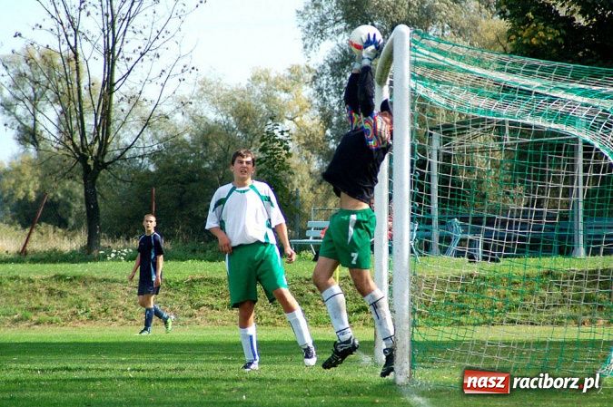 Zdjęcie w galerii na portalu naszraciborz.pl: Podział punktów w juniorskich derbach wiadomości z regionu