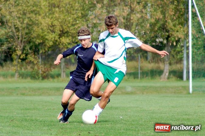 Zdjęcie w galerii na portalu naszraciborz.pl: Podział punktów w juniorskich derbach wiadomości z regionu