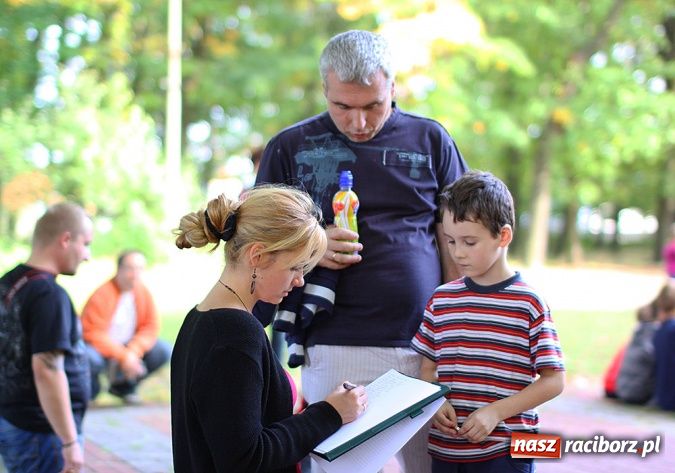 Zdjęcie w galerii na portalu naszraciborz.pl: W Kuźni Raciborskiej odbyły się mistrzostwa świata gry w kapsle wiadomości z regionu