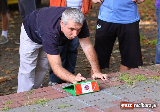 Zdjęcie w galerii na portalu naszraciborz.pl: W Kuźni Raciborskiej odbyły się mistrzostwa świata gry w kapsle wiadomości z regionu