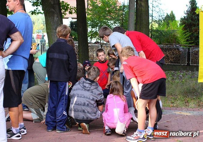 Zdjęcie w galerii na portalu naszraciborz.pl: W Kuźni Raciborskiej odbyły się mistrzostwa świata gry w kapsle wiadomości z regionu