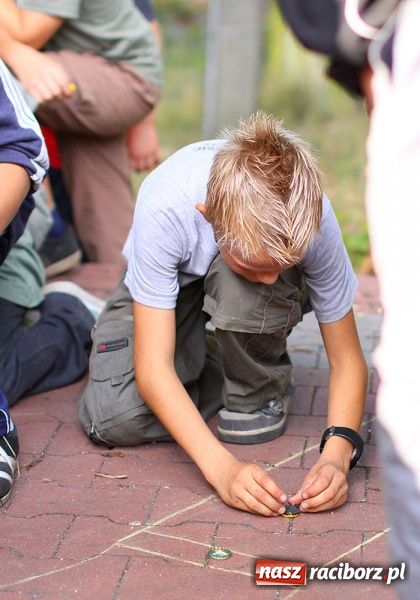 Zdjęcie w galerii na portalu naszraciborz.pl: W Kuźni Raciborskiej odbyły się mistrzostwa świata gry w kapsle wiadomości z regionu