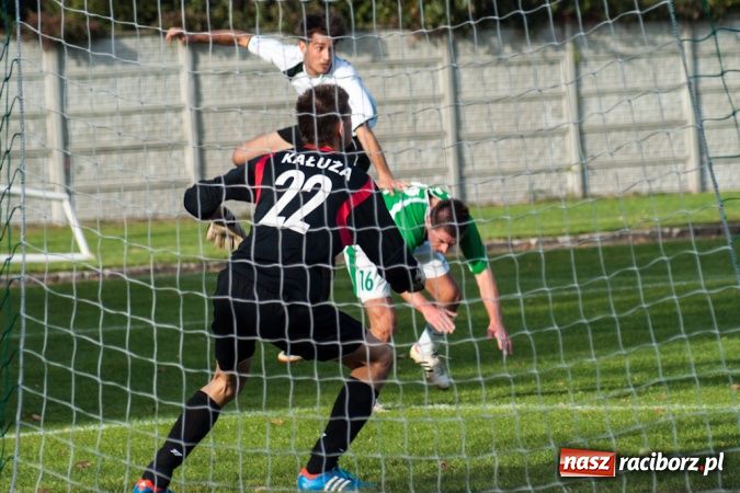 Zdjęcie w galerii na portalu naszraciborz.pl: Bezbarwna wygrana Tworkowa wiadomości z regionu