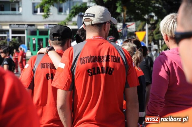 Zdjęcie w galerii na portalu naszraciborz.pl: Parada karetek ratownictwa medycznego ulicami Raciborza - zobacz wideo wiadomości z regionu