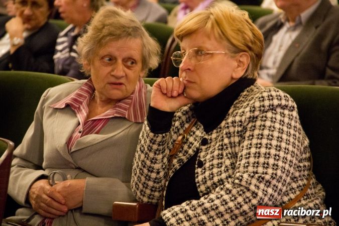 Zdjęcie w galerii na portalu naszraciborz.pl: Wręczono medale im. ks. Stefana Pieczki Unitas In Veritate wiadomości z regionu