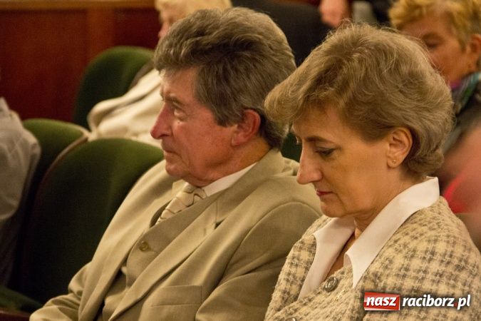 Zdjęcie w galerii na portalu naszraciborz.pl: Wręczono medale im. ks. Stefana Pieczki Unitas In Veritate wiadomości z regionu