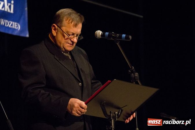 Zdjęcie w galerii na portalu naszraciborz.pl: Wręczono medale im. ks. Stefana Pieczki Unitas In Veritate wiadomości z regionu