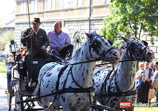 Zdjęcie w galerii na portalu naszraciborz.pl: W Krowiarkach żegnano lato Hubertusem wiadomości z regionu