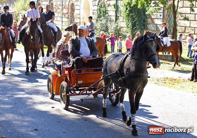 Zdjęcie w galerii na portalu naszraciborz.pl: W Krowiarkach żegnano lato Hubertusem wiadomości z regionu