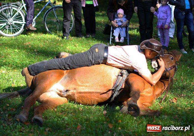 Zdjęcie w galerii na portalu naszraciborz.pl: W Krowiarkach żegnano lato Hubertusem wiadomości z regionu