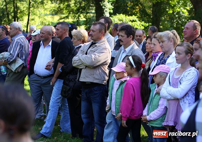 Zdjęcie w galerii na portalu naszraciborz.pl: W Krowiarkach żegnano lato Hubertusem wiadomości z regionu