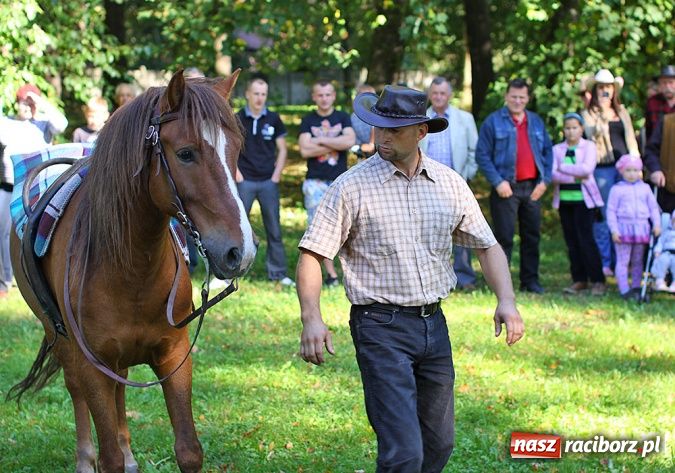 Zdjęcie w galerii na portalu naszraciborz.pl: W Krowiarkach żegnano lato Hubertusem wiadomości z regionu