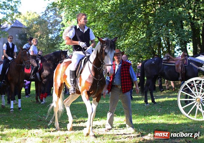 Zdjęcie w galerii na portalu naszraciborz.pl: W Krowiarkach żegnano lato Hubertusem wiadomości z regionu
