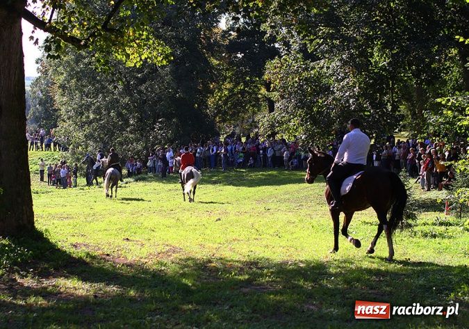 Zdjęcie w galerii na portalu naszraciborz.pl: W Krowiarkach żegnano lato Hubertusem wiadomości z regionu