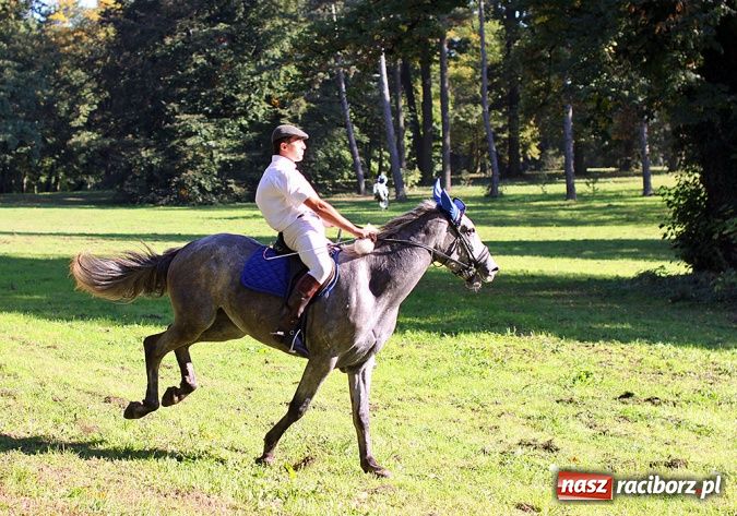 Zdjęcie w galerii na portalu naszraciborz.pl: W Krowiarkach żegnano lato Hubertusem wiadomości z regionu