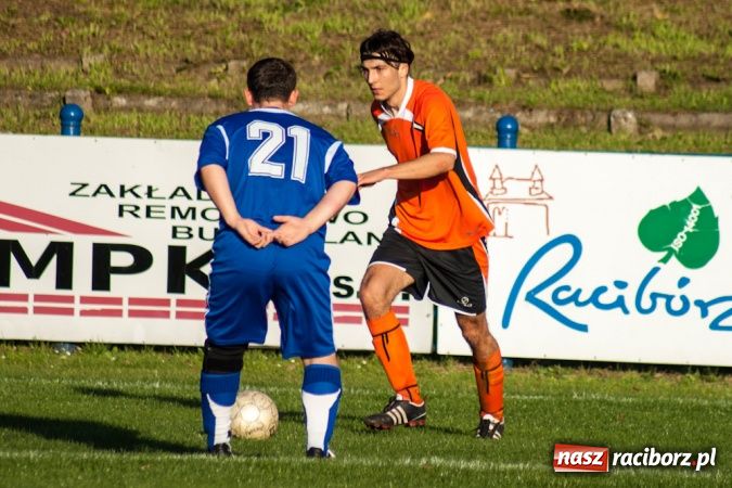 Zdjęcie w galerii na portalu naszraciborz.pl: Jak nie strzelisz, to dostaniesz wiadomości z regionu