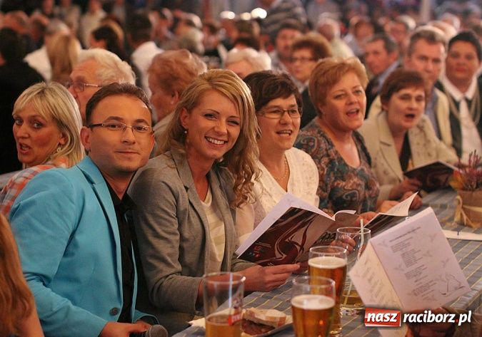 Zdjęcie w galerii na portalu naszraciborz.pl: Lista śląskich szlagierów w Szymocicach wiadomości z regionu