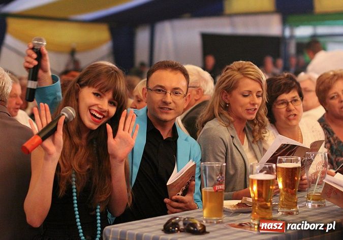 Zdjęcie w galerii na portalu naszraciborz.pl: Lista śląskich szlagierów w Szymocicach wiadomości z regionu