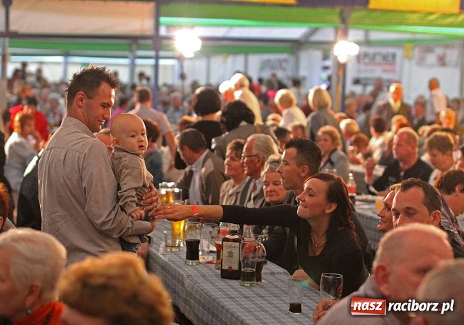 Zdjęcie w galerii na portalu naszraciborz.pl: Lista śląskich szlagierów w Szymocicach wiadomości z regionu