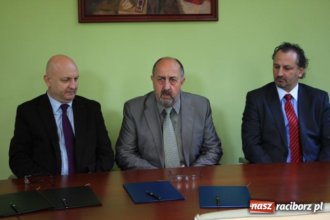 Zdjęcie w galerii na portalu naszraciborz.pl: Hokeiści będą studiować w Raciborzu wiadomości z regionu