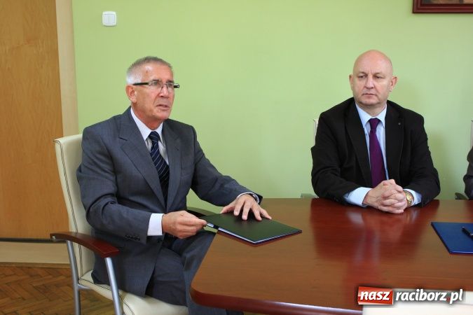 Zdjęcie w galerii na portalu naszraciborz.pl: Hokeiści będą studiować w Raciborzu wiadomości z regionu