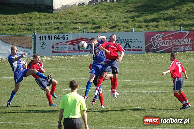Zdjęcie w galerii na portalu naszraciborz.pl: Trzy punkty po straszliwej walce wiadomości z regionu
