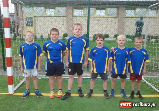 Zdjęcie w galerii na portalu naszraciborz.pl: Nocny turniej piłkarski w Pawłowie wiadomości z regionu