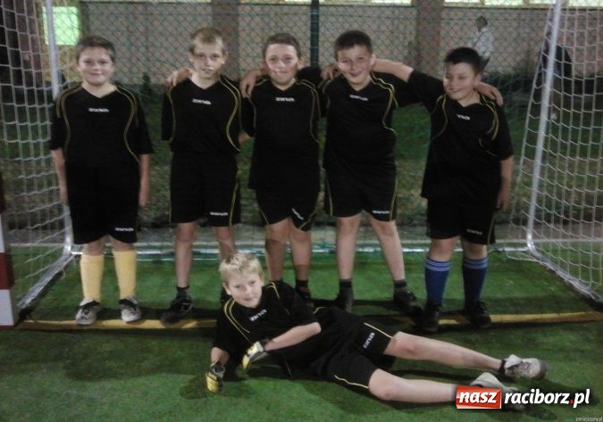 Zdjęcie w galerii na portalu naszraciborz.pl: Nocny turniej piłkarski w Pawłowie wiadomości z regionu