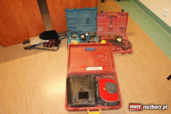 Zdjęcie w galerii na portalu naszraciborz.pl: Zatrzymano pięciu sprawców kradzieży paliwa wiadomości z regionu