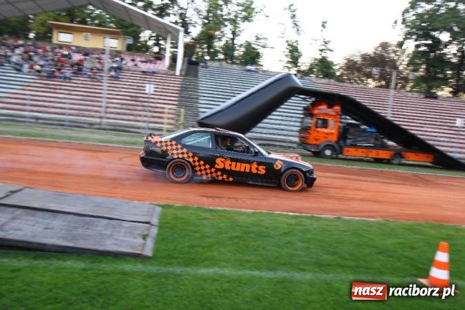 Zdjęcie w galerii na portalu naszraciborz.pl: Kaskaderskie show na stadionie OSiR-u wiadomości z regionu