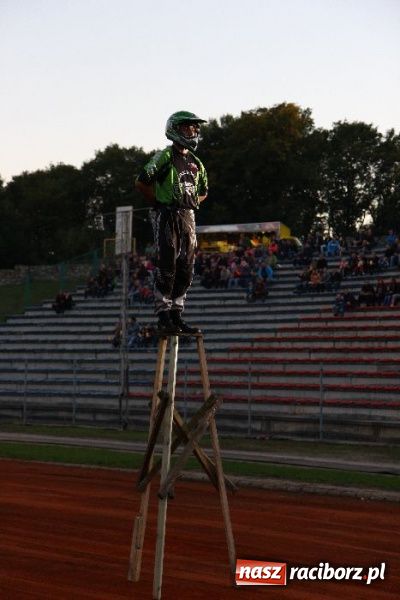Zdjęcie w galerii na portalu naszraciborz.pl: Kaskaderskie show na stadionie OSiR-u wiadomości z regionu