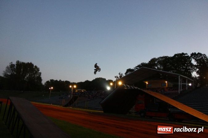 Zdjęcie w galerii na portalu naszraciborz.pl: Kaskaderskie show na stadionie OSiR-u wiadomości z regionu