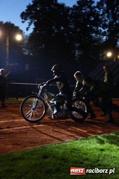 Zdjęcie w galerii na portalu naszraciborz.pl: Kaskaderskie show na stadionie OSiR-u wiadomości z regionu