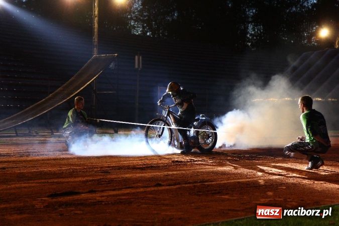 Zdjęcie w galerii na portalu naszraciborz.pl: Kaskaderskie show na stadionie OSiR-u wiadomości z regionu