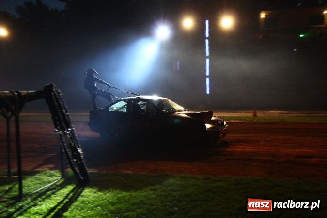 Zdjęcie w galerii na portalu naszraciborz.pl: Kaskaderskie show na stadionie OSiR-u wiadomości z regionu