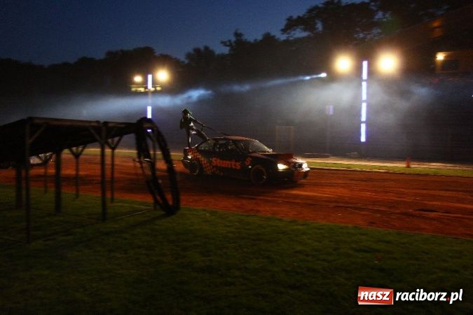 Zdjęcie w galerii na portalu naszraciborz.pl: Kaskaderskie show na stadionie OSiR-u wiadomości z regionu