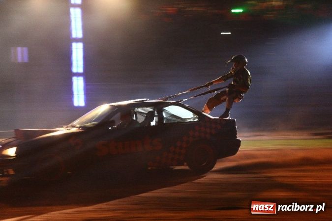 Zdjęcie w galerii na portalu naszraciborz.pl: Kaskaderskie show na stadionie OSiR-u wiadomości z regionu