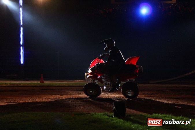 Zdjęcie w galerii na portalu naszraciborz.pl: Kaskaderskie show na stadionie OSiR-u wiadomości z regionu