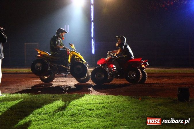 Zdjęcie w galerii na portalu naszraciborz.pl: Kaskaderskie show na stadionie OSiR-u wiadomości z regionu