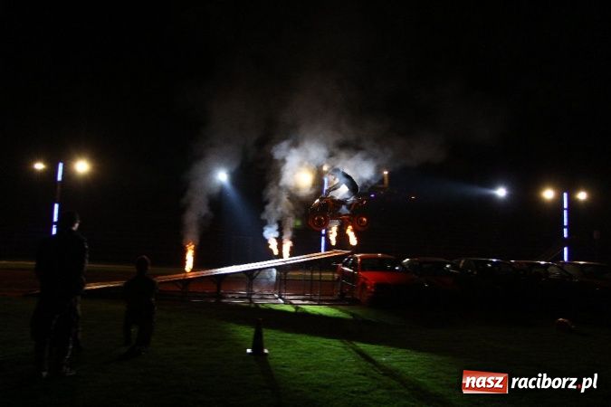 Zdjęcie w galerii na portalu naszraciborz.pl: Kaskaderskie show na stadionie OSiR-u wiadomości z regionu