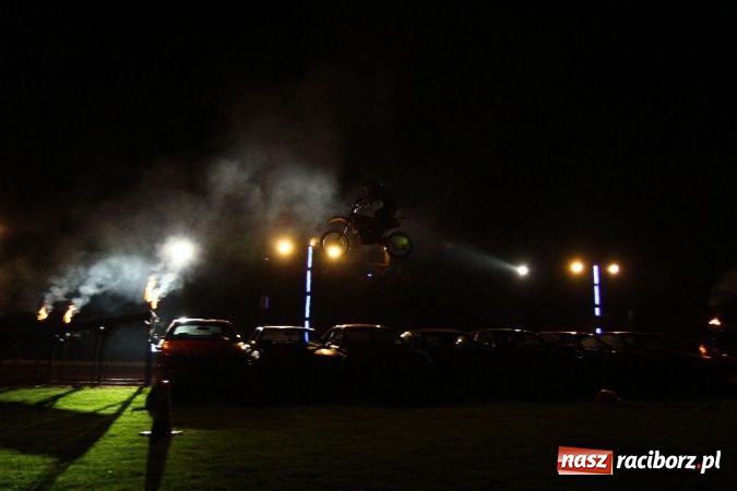 Zdjęcie w galerii na portalu naszraciborz.pl: Kaskaderskie show na stadionie OSiR-u wiadomości z regionu