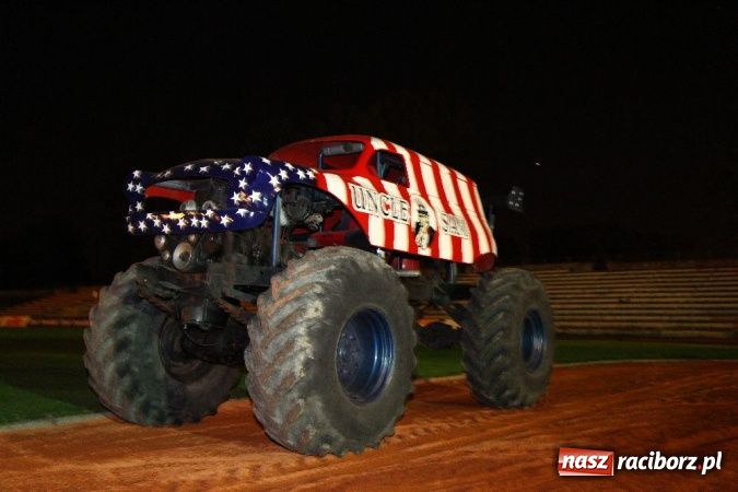 Zdjęcie w galerii na portalu naszraciborz.pl: Kaskaderskie show na stadionie OSiR-u wiadomości z regionu