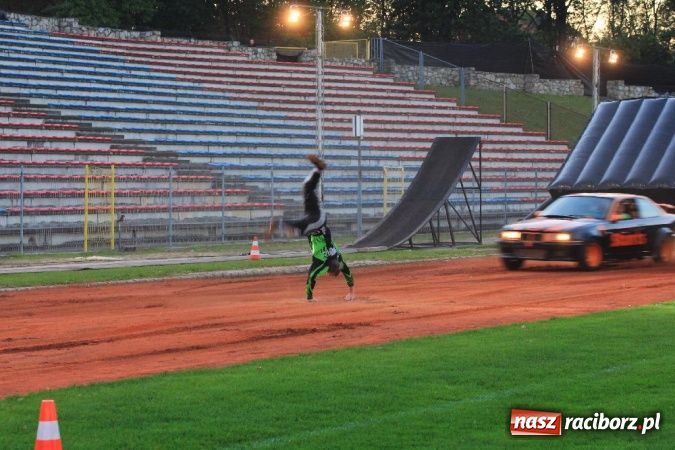 Zdjęcie w galerii na portalu naszraciborz.pl: Kaskaderskie show na stadionie OSiR-u wiadomości z regionu