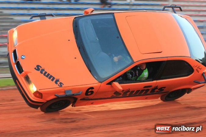 Zdjęcie w galerii na portalu naszraciborz.pl: Kaskaderskie show na stadionie OSiR-u wiadomości z regionu