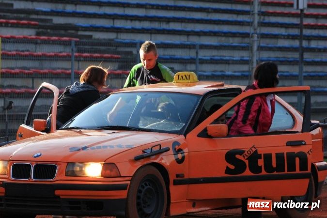 Zdjęcie w galerii na portalu naszraciborz.pl: Kaskaderskie show na stadionie OSiR-u wiadomości z regionu