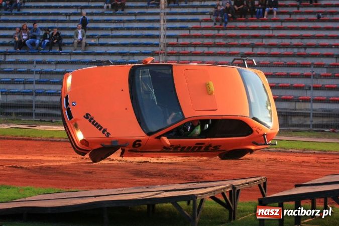 Zdjęcie w galerii na portalu naszraciborz.pl: Kaskaderskie show na stadionie OSiR-u wiadomości z regionu